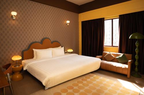 room detail thumbnail 1