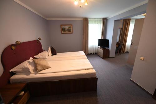 2 twin beds