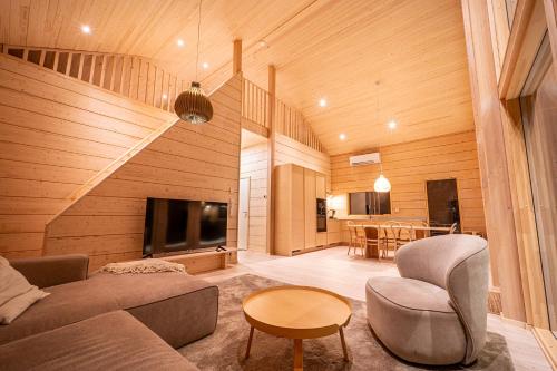 Lakeside Cabin in Rānujarvi