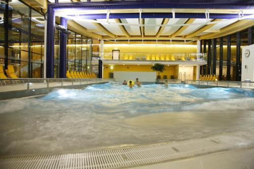 設施, Hotel & Apart Central in 福根