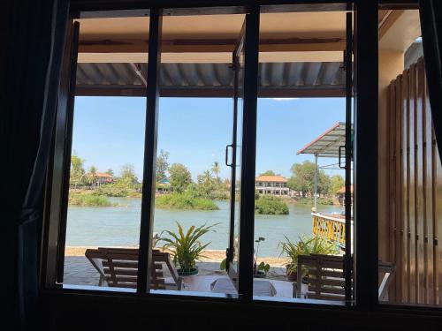 Ympäristö, Pan Guesthouse in Muang Khong