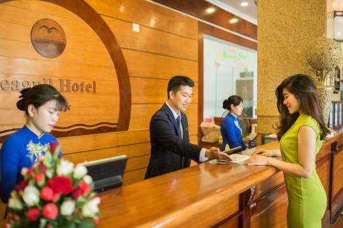 Front desk [24-hour]