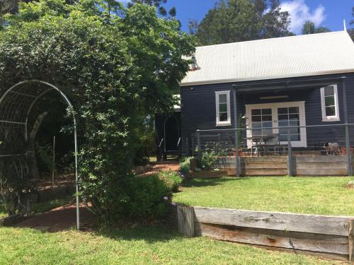 Hillview Cottages Set in a prime location of Kingaroy, Hillview Cottages puts everything the city has to offer just outside your doorstep. The property offers guests a range of services and amenities designed to provid