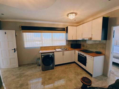 El Pantheon Guest House & Apartments - image 13