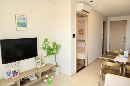 The Sóng Vung Tau Apartment - Pool Near Sea - image 2