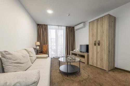 HOF HOTEL - image 14