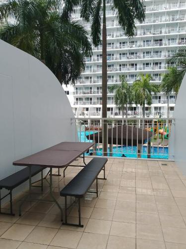 1bedroom pool view with big balcony, Manila