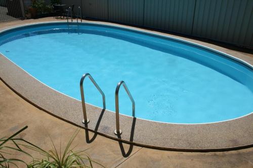 Swimming pool, The Plains Motor Inn in Gunnedah
