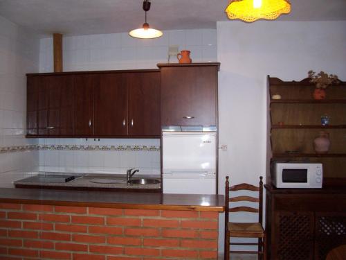 Konyha, Casa Amigo in Castano del Robledo