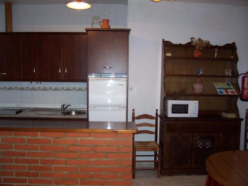 Konyha, Casa Amigo in Castano del Robledo