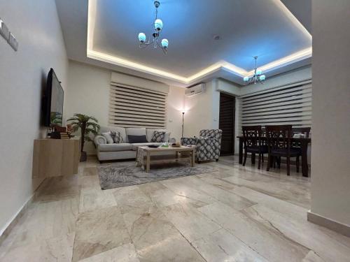 3 bedroom flat 3 bathrooms 7th circle Amman - image 9