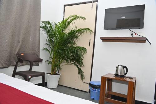 pitambara studio apartment with kitchen - image 2