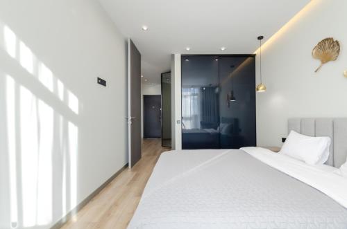 19-141 French Quarter 2 Predslavynska 42 Kyiv centre panoramic city view 15 kW backup power Petrovdom Apartment - image 2