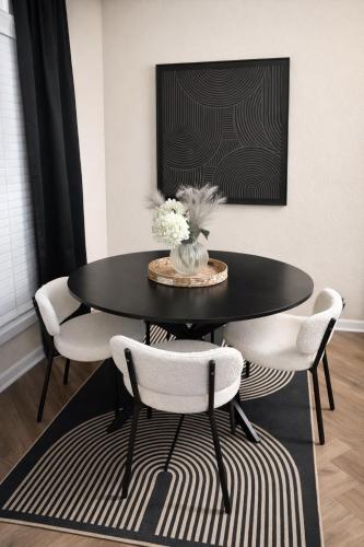 Facilities, Modern Comfort Stay ,Relax and Recharge in Carrollton