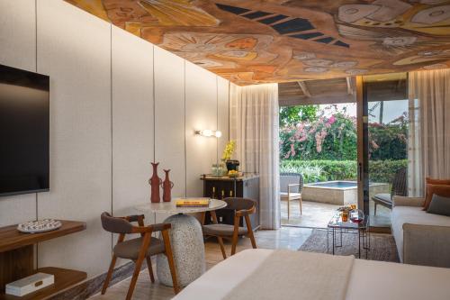 room detail thumbnail 1