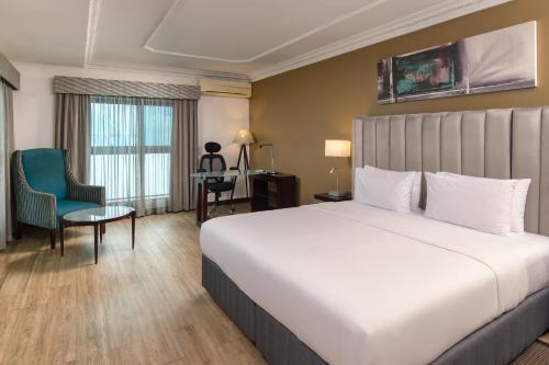 room detail thumbnail 1
