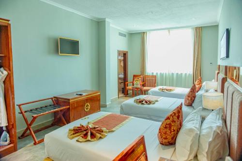 Tiffany Diamond Hotels Room Type - Superior Triple Room