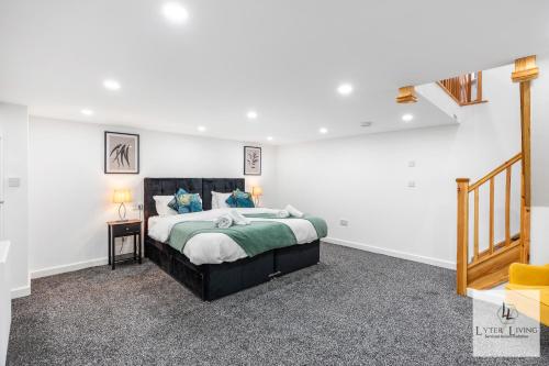 Top Hat - Bright 1-Bed Apartment by Uni of Leicester & DeMontfort Hall - Ideal for Work & Events - FREE off-site SECURE PARKING - image 2