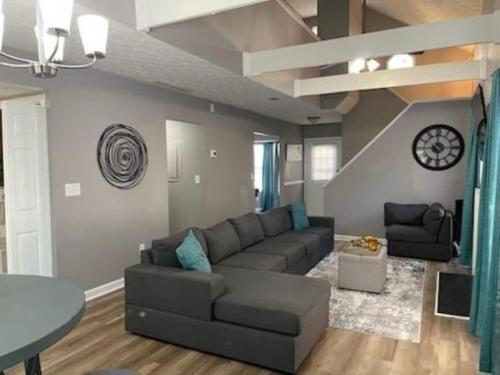 Stone Mountain Home, SmartTV All Rooms, Pool Table in 石山