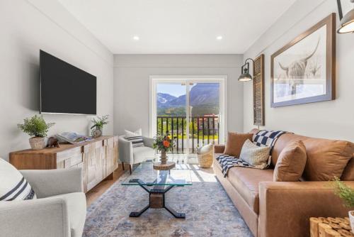 Kamar tidur, 4BR Getaway w MTN View Balcony Near DT and Banff in Canmore (AB)