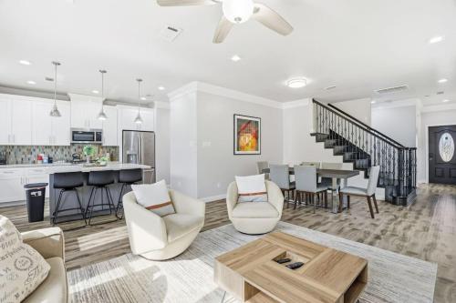 O22B Southwest Houston 1BR King Bed Pet Friendly Fast WiFi – khách sạn tại Thanh Pho Missouri