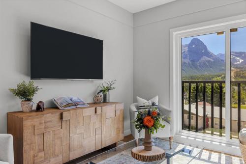 4BR Getaway w MTN View Balcony Near DT and Banff in Canmore (AB)