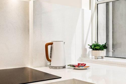 Stylish 1 Bedroom in Sydney CBD with Rooftop Pool - image 8