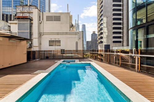 Stylish 1 Bedroom in Sydney CBD with Rooftop Pool - image 11