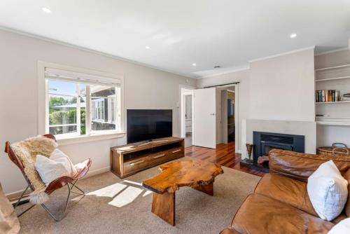 Wych Hazel - cute 2 bedroom cottage, cental Taupo in Taupo