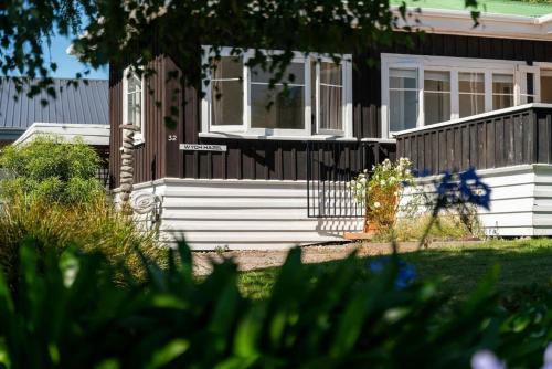 Wych Hazel - cute 2 bedroom cottage, cental Taupo in Taupo