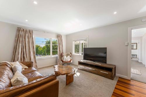 Wych Hazel - cute 2 bedroom cottage, cental Taupo in Taupo