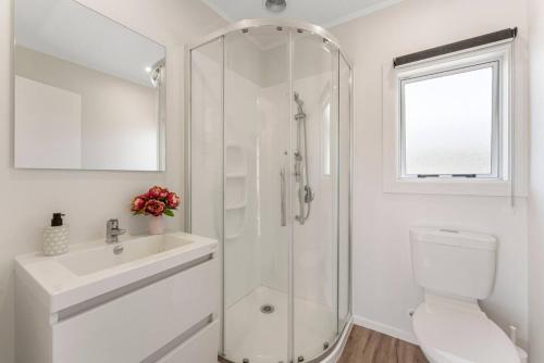 Wych Hazel - cute 2 bedroom cottage cental Taupo - image 5