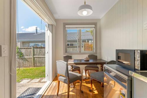 Wych Hazel - cute 2 bedroom cottage, cental Taupo in Taupo