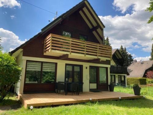 Holiday Home Idyllisches Ferienhaus mit Balkon und Garten by Interhome in Frielendorf, Deutschland