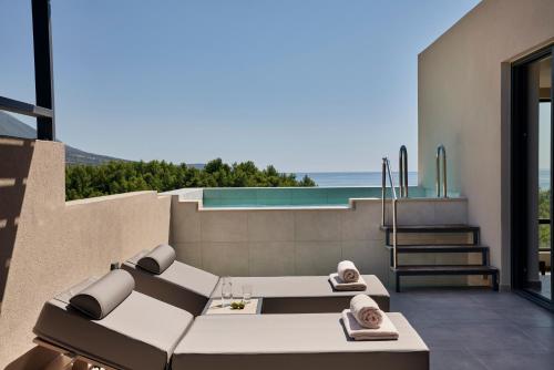 Patogumai, Celestial All Suites in Kefalinija