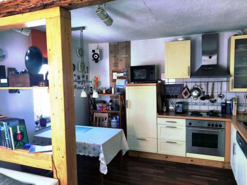 Holiday Home in Holzhausen mit Grill und Terrasse by Interhome in Herleshausen