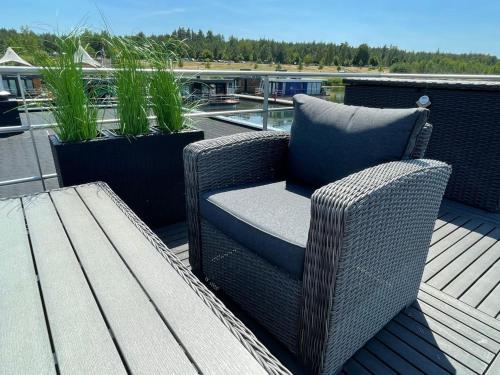 Apartment Hausboot Vroni am Bärwaldersee by Interhome (Apartment Hausboot Vroni am Barwaldersee by Interhome) in Grossdubrau