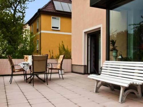 Apartment mit Terrasse by Interhome in Zwickau, Deutschland