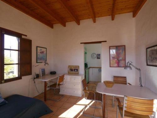 Holiday Home Casa Consultorio by Interhome in Guatiza