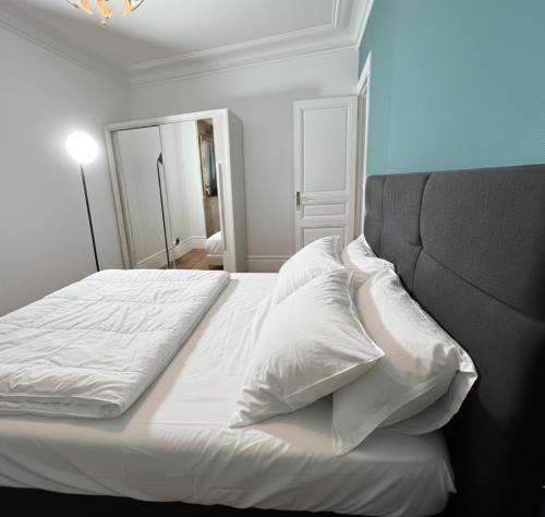 Bright & Cozy Paris Stay near Montparnasse - image 11