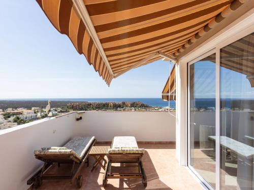 Apartment Appartement in Palm-Mar mit Großer Terrasse und Meerblick by Interhome