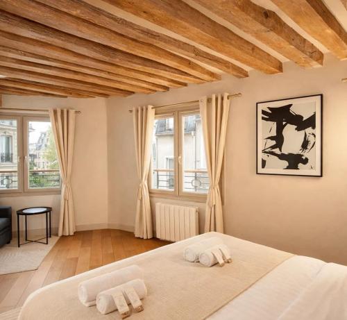 Charming property - Notre Dame Cathedral - image 4