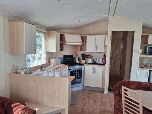 2Bed-Cabin Sleeps 4 WiFi Free Parking Sea Views gîte à louer Culver Cliff