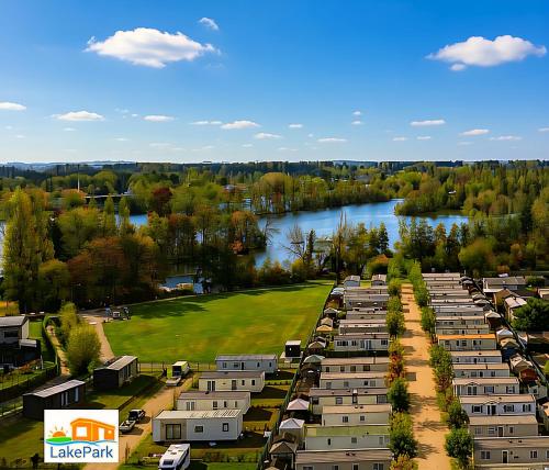 Lake Park - Peer Lake Park - Peer