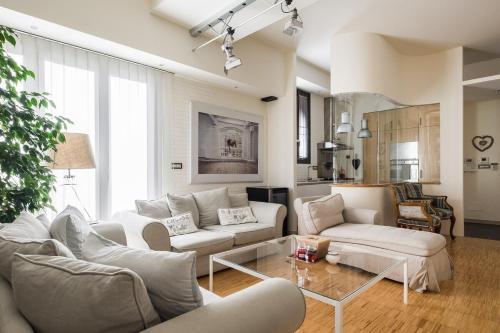 Porta Santo Stefano Apartment