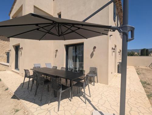 La petite Villa - au Bord de l'Etang de la Bonde in La Motte-Dʼaigues