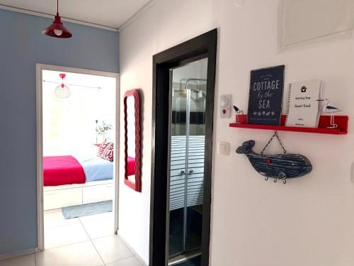 Sterling stay - stylish apartment on the seaside with a cozy garden in ナハリヤ