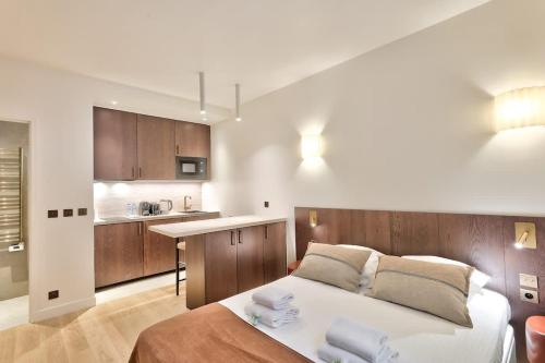 Sublime refurbished studio