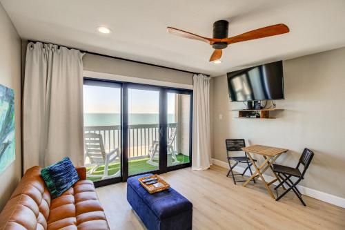 Breezy Beachfront Condo in Heart of Corpus Christi in Corpus Christi, USA