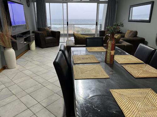 Inyoni Rocks Cabanas No 40 in Amanzimtoti